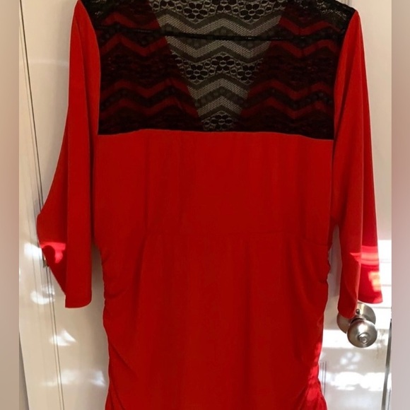 NWT Torrid V Neck 3/4 sleeve lace back Top - Picture 3 of 4